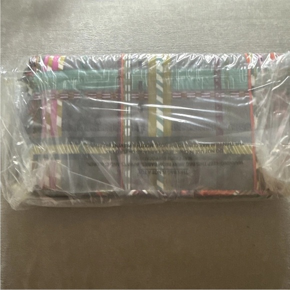 Vera Bradley RFID Midtown Wristlet Wallet in City Plaid - NWT - Picture 4 of 6